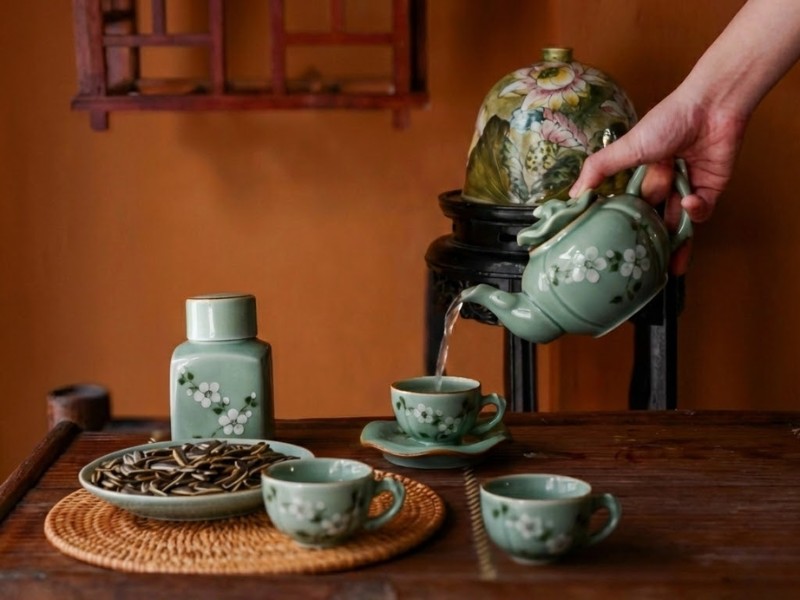 Ấm chén men màu in logo