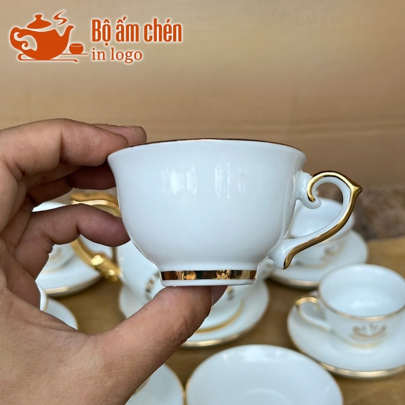 bo-am-chen-men-trang-in-logo-qua-tang-ke-chi-vang